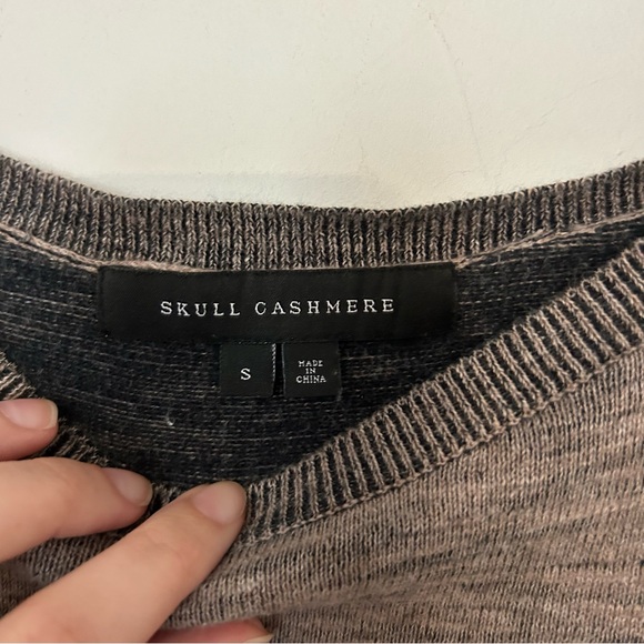 Skull Cashmere Knit Short Sleeve Sweater Top - Picture 4 of 4